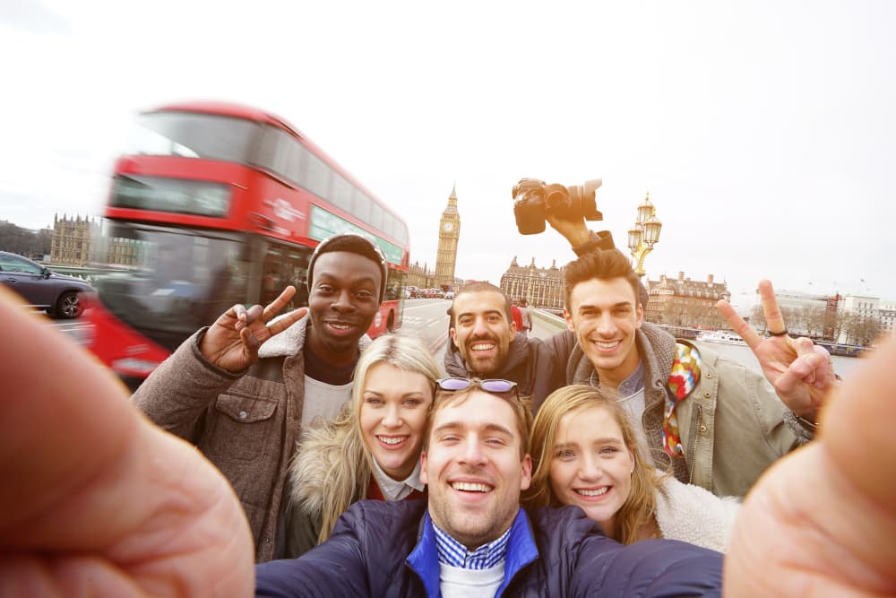 Gruppenselfie mit Studis deren Auslandsstudium finanziert ist